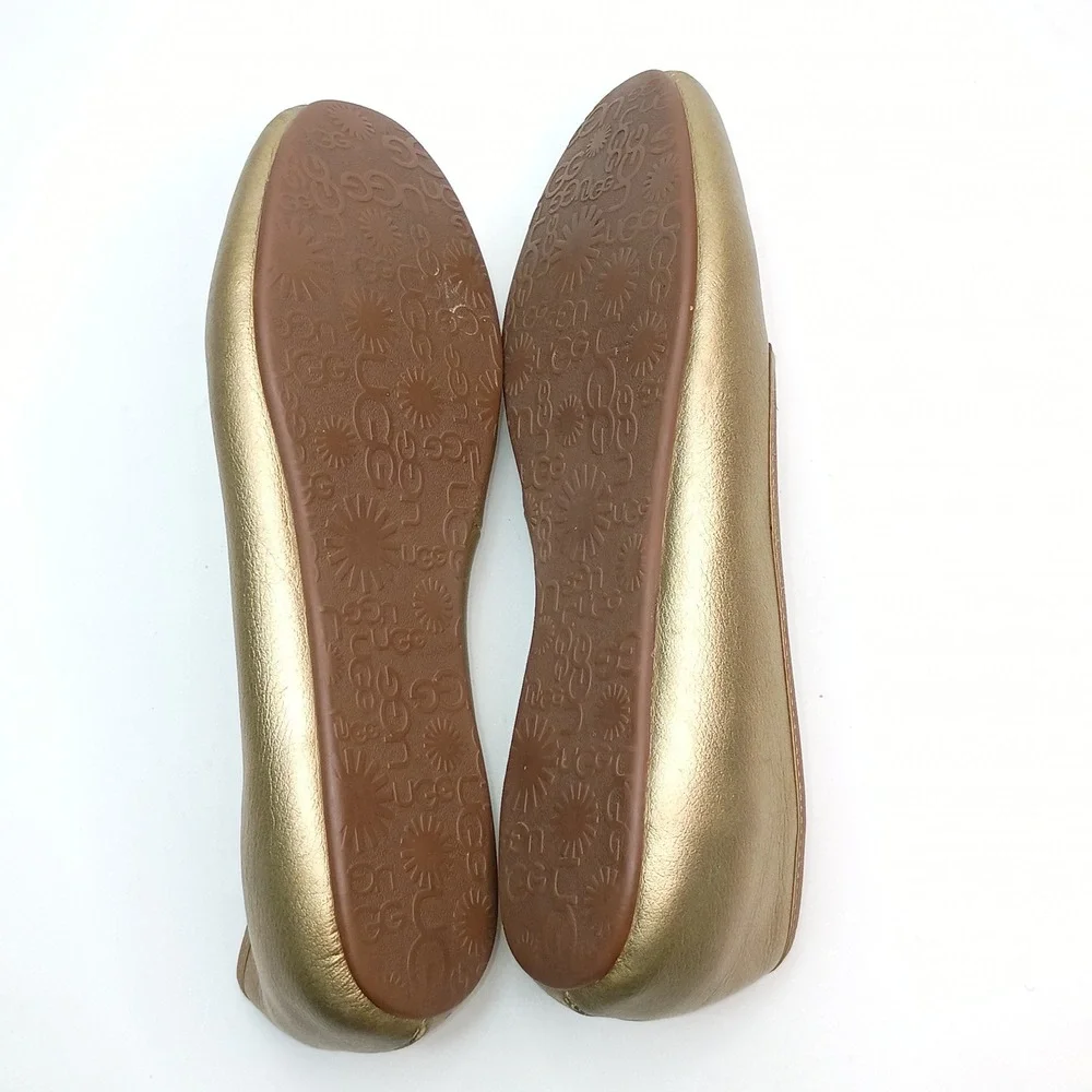 UGG Sheepskin Flat Kids Size 3 Gold Metallic Leather‎ Sheepskin Lined 1004462K